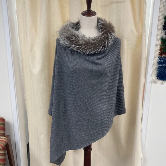 Sofia Cashmere Wool Cashmere Genuine Fox Fur Collar Poncho NWT